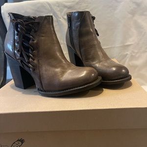 Freebird by Steven , size 8 booties